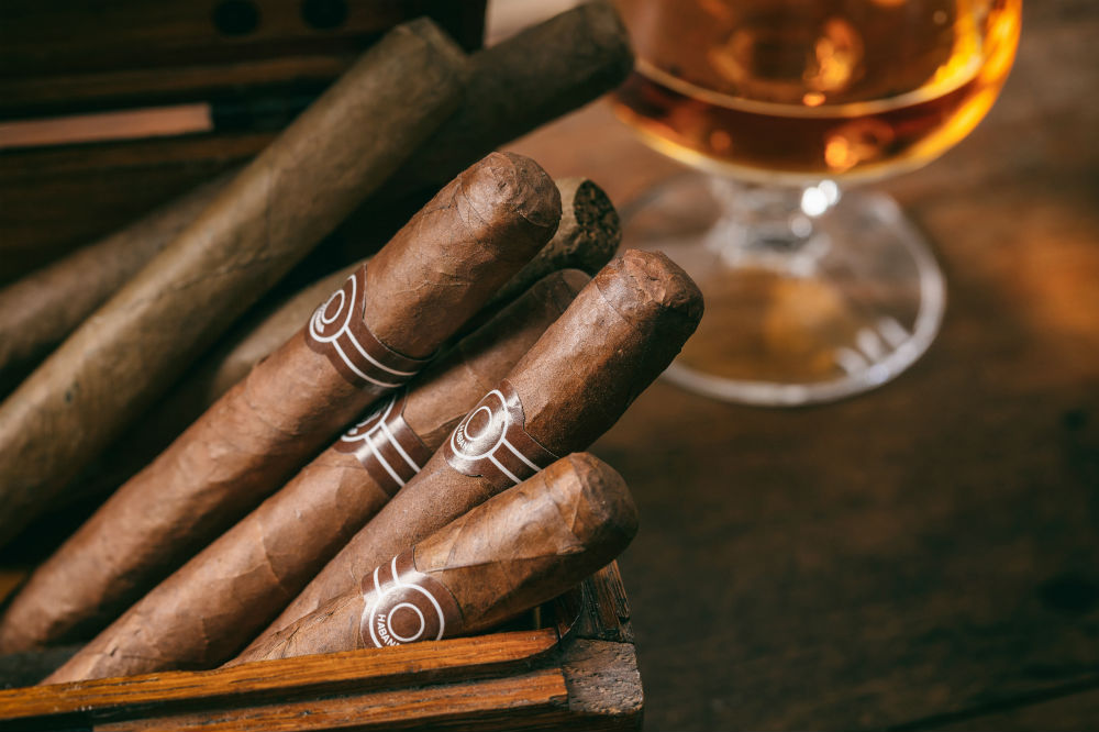 How to Age Cigars in a Humidor